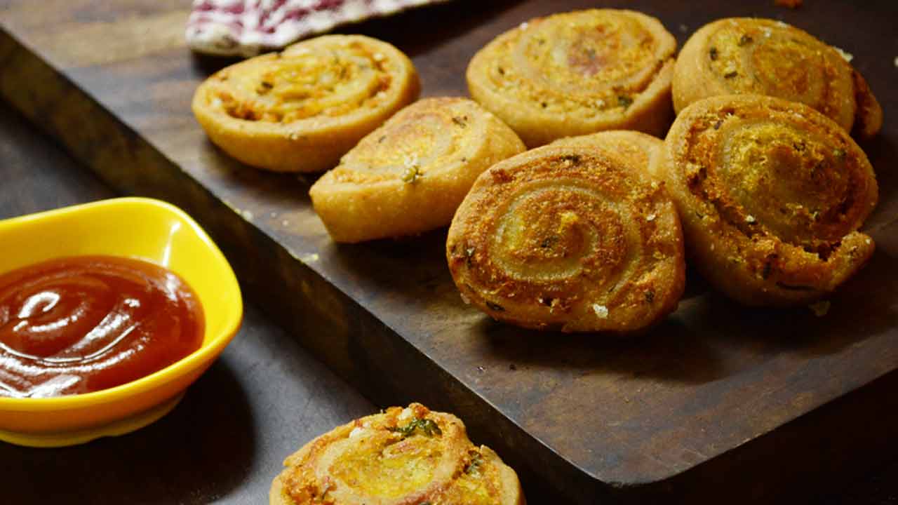 How to make Aloo Bhakarwadi recipe step by step