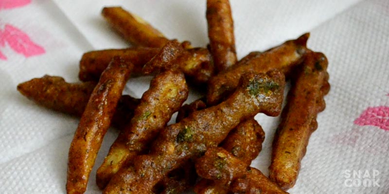 vrat-ke-pakode-kuttu-atta-pakode-recipe-french-fries